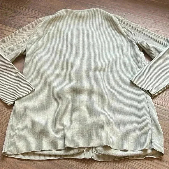 🔥Brooks Brothers🔥 | Sea foam  green button up cardigan with flowers - Picture 9 of 9